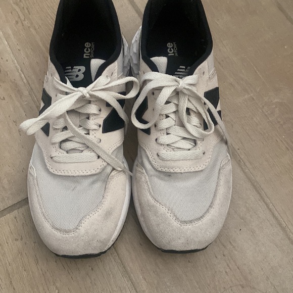 New balance shoes 6.5 women - Picture 2 of 4